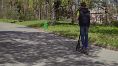 Çocuk Parkı tekme scooter sürme