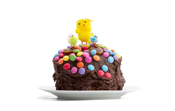 Easter cake on white background. Fun kids chocolate cake. — ストック写真