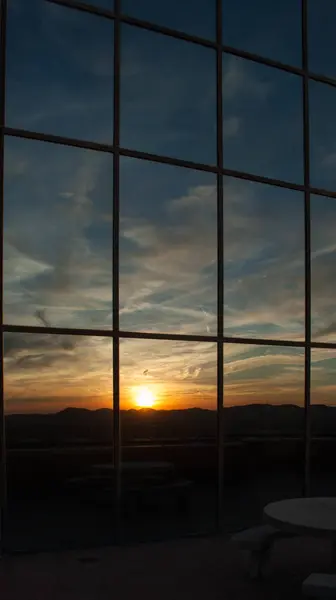 Bina günbatımı yansıması