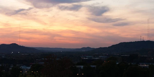 Sessiz kasabada günbatımı