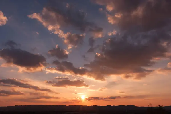Tennessee uykulu kasaba üzerinden günbatımı