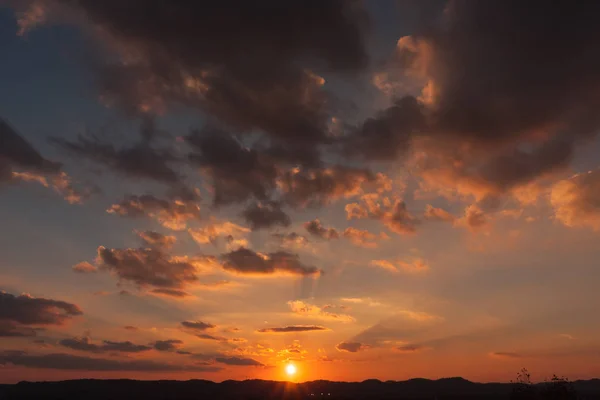 Tennessee uykulu kasaba üzerinden günbatımı