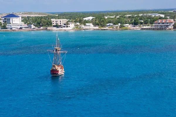 Grand Cayman, limanda gemi