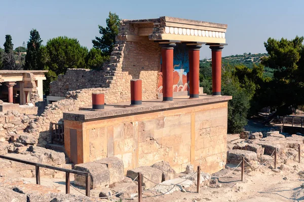 Tillfällig syn på Knossos tempelruiner element i Heraklion, Grekland — Stockfoto