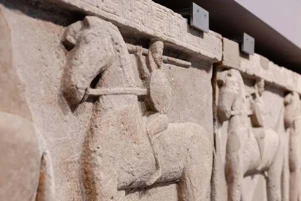 HERAKLION, GRÉCIA - JUNHO 05, 2019: vista casual sobre os itens dentro do Museu Arqueológico de Heraklion — Fotografia de Stock