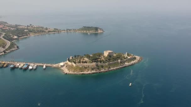 Vista Aérea Lado Porto Cidade Com Barcos Edifícios Primavera Kusadasi — Vídeo de Stock