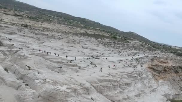 Milos Grèce Sarakiniko Beach Caves Vue Depuis Drone Avec Des — Video