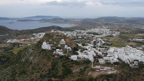 Milos Grecia Plaka Vista Villaggio Dal Drone Con Visitatori Tempo — Video Stock