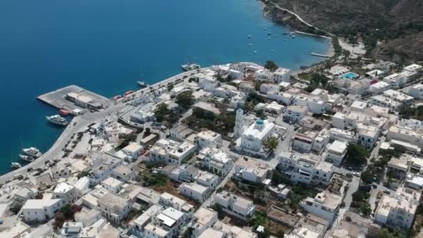 Milos Griechisches Adamantas Dorf Blick Von Der Drohne Bei Sonnigem — Stockvideo