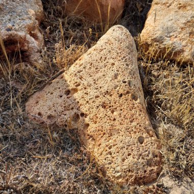 Paliochori sahilindeki Milos Adası 'nda manzara kaya dokusu.