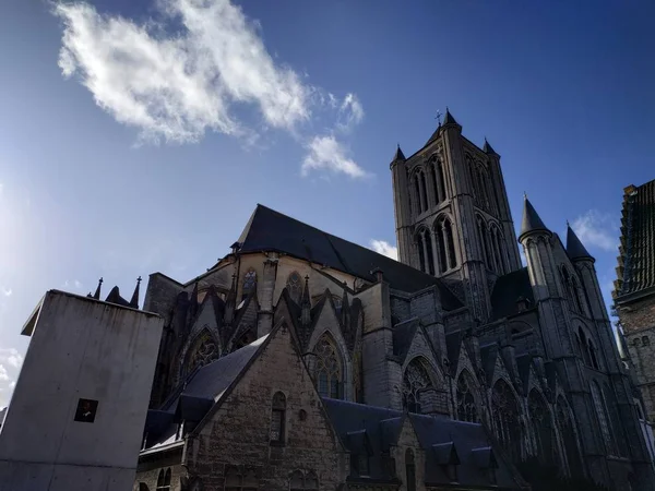 Ghent, Belgium casual view on the buildings streets and roads with tourists walking around — 스톡 사진