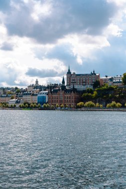 Stockholm, İsveç sokaklarındaki binaların ön cephesine ve dekorasyonuna sıradan bir bakış açısı