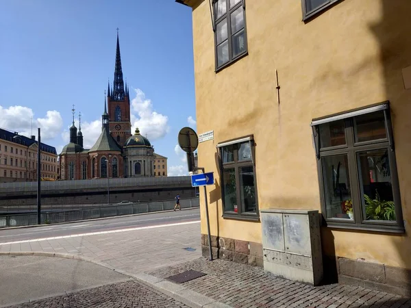 Vista casuale sulla facciata degli edifici e la decorazione per le strade di Stoccolma, Svezia — Foto Stock