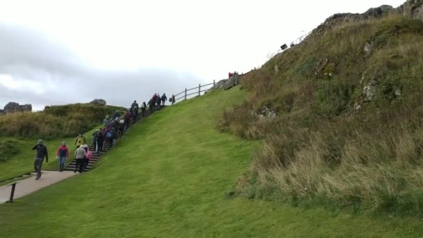 Nenucený Pohled Hrad Invergordon Skotsku Oblačného Počasí — Stock video