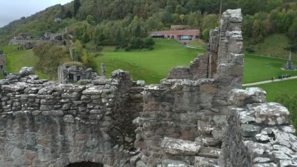Przypadkowy Widok Zamek Invergordon Szkocji Pochmurne Dni — Wideo stockowe