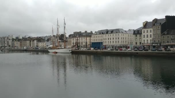 Casual View Architecture Streets Cherbourg Port Side France Rainy Weather — 비디오