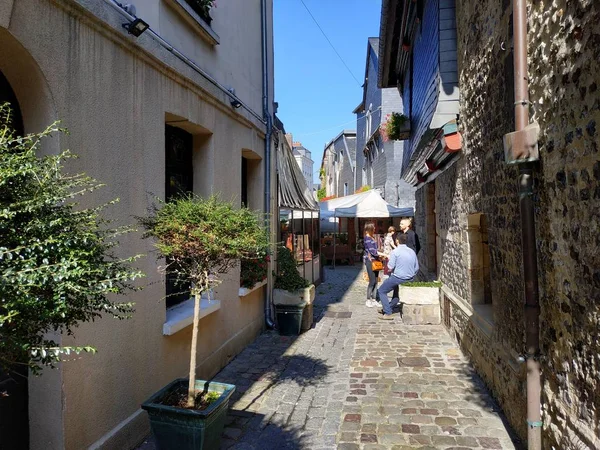 Honfleur, France - 14 жовтня 2019: деякі випадкові види на місця і архітектуру села — стокове фото