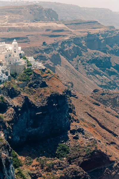 Vista casual clásica de la decoración y la arquitectura del pueblo de Oia Santorini al sol — Foto de Stock