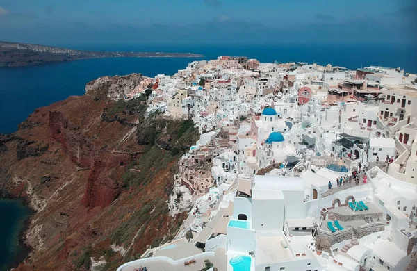 Vista aérea de la isla Santorini en verano tiempo soleado, Grecia — Foto de Stock