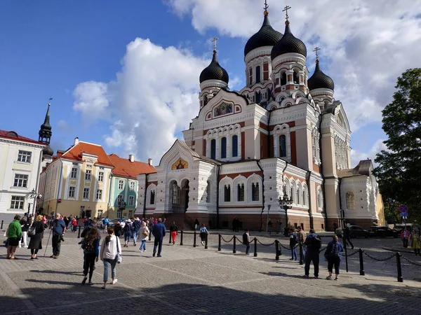 Tallinn, Estonia - 03 agosto 2019: vista casuale sulla vita di strada nel centro storico della città — Foto Stock