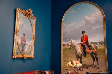 St. Petersburg, Rusya - 05 Ağustos 2019: Tsarskoe Selo 'daki Catherine Sarayı' nın iç mimarisi ve dekorasyonu hakkında sıradan bir görüş