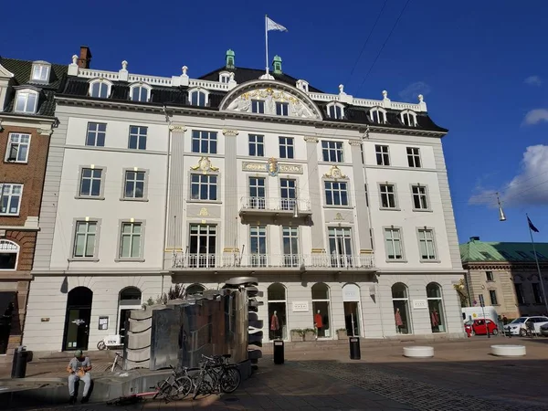 Aarhus, Dania - 18 września 2019: nieformalny widok na budynki i życie uliczne — Zdjęcie stockowe