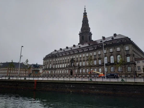 Copenhagen, Denmark - September 27, 2019: casual view on the buildings and architecture from canal boat — Stok fotoğraf