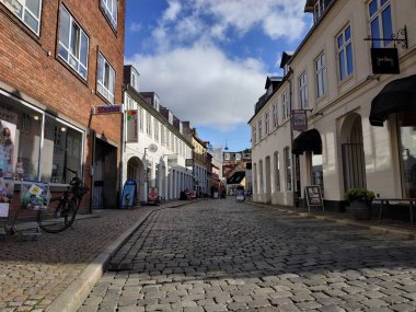 Aarhus, Danimarka - 09 Ağustos 2019: binalara ve sokak yaşamına günlük bakış