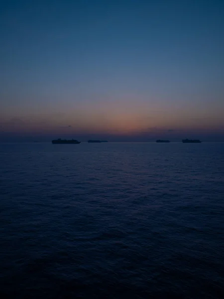 Κρουαζιερόπλοια Στον Ανοιχτό Ωκεανό Την Ώρα Της Καραντίνας Κατά Διάρκεια — Φωτογραφία Αρχείου