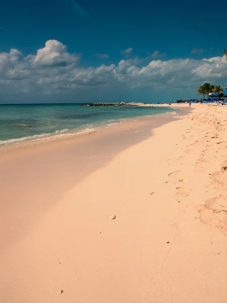 Blick Auf Den Princess Cays Sandstrand Bei Sonnigem Wetter Wasser — Stockfoto