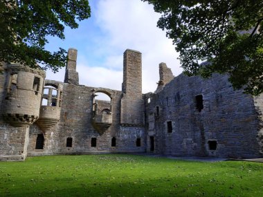 İskoçya, Kirkwall 'daki Earl' s Palace 'ın kalıntılarına bakın.