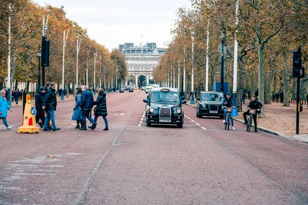 Londra Ngiltere Kasım 2020 Buckingham Sarayı Yakınlarındaki Londra Sokak Hayatı — Stok fotoğraf