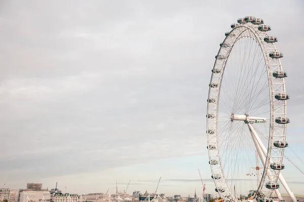 Вид Лондонский Глаз Колесо Тысячелетия Издалека — стоковое фото
