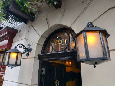 Londra, İngiltere - 9 Kasım 2019: Robert Clive 'ın 2. derece bronz heykeli, 1. Baron Clive, John Tweed tarafından, King Charles Street, Whitehall, Londra' da yer almaktadır.