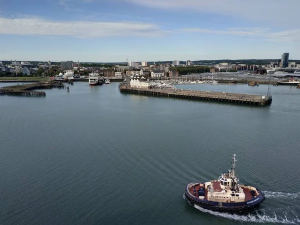 サウサンプトン イギリス 2020年5月5日 クルーズ船からの貨物およびクルーズ船ポートビルインフラストラクチャのビュー — ストック写真
