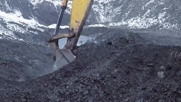 Cuchara cucharas de carbón — Vídeos de Stock