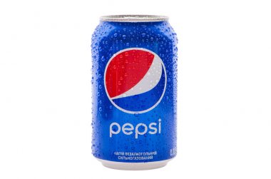 Bir sprite içki beyaz izole arka planda şişe. -Ebilmek var olmak 