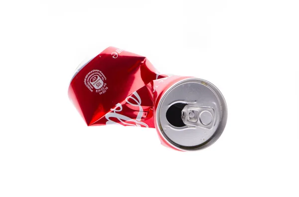 Crumpled metal can on a white isolated background — Stock Photo, Image