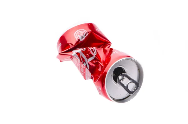 Crumpled metal can on a white isolated background — Stock Photo, Image