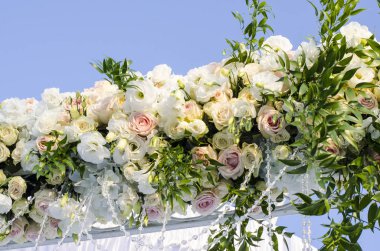 Düğün kemer beyaz gül