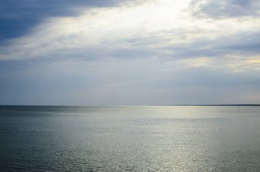 Denizde akşam günbatımı 