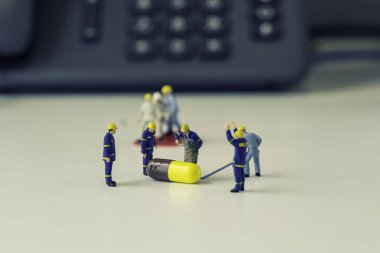 mini işçilerin grup bir ilaç ispat edecektir