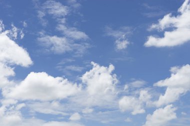 arka plan için mavi gökyüzü üzerinde cennet