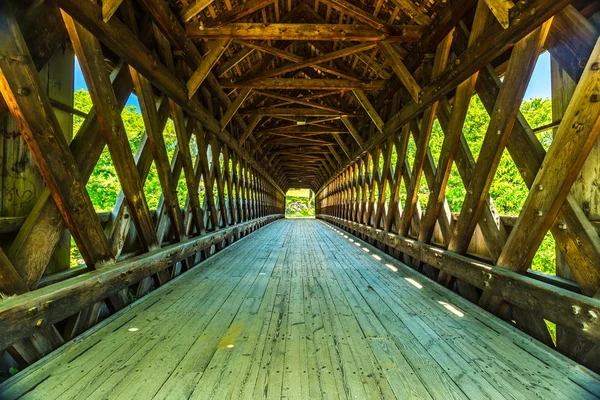 Puente cubierto Henniker — Foto de Stock