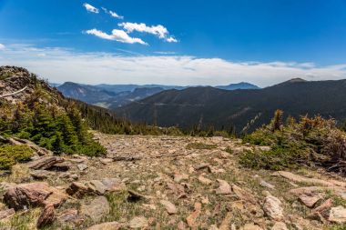 İz Ridge Road Rocky Dağı Milli Parkı'nda 