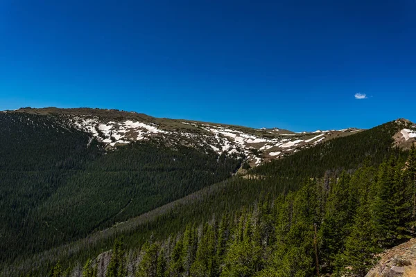 Regenboog Curve Overlook in Rocky Mountain National Park. — Stockfoto