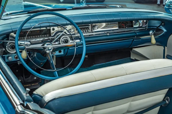 Кабриолет Buick Limited 1958 — стоковое фото