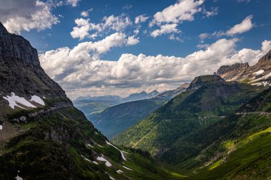 Montana 'nın Rocky Dağları' ndaki Buzul Ulusal Parkı.