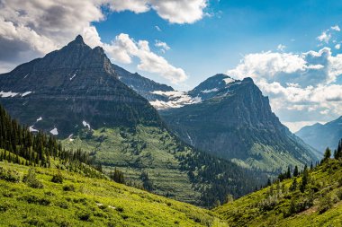 Montana 'nın Rocky Dağları' ndaki Buzul Ulusal Parkı.