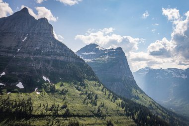 Montana 'nın Rocky Dağları' ndaki Buzul Ulusal Parkı.